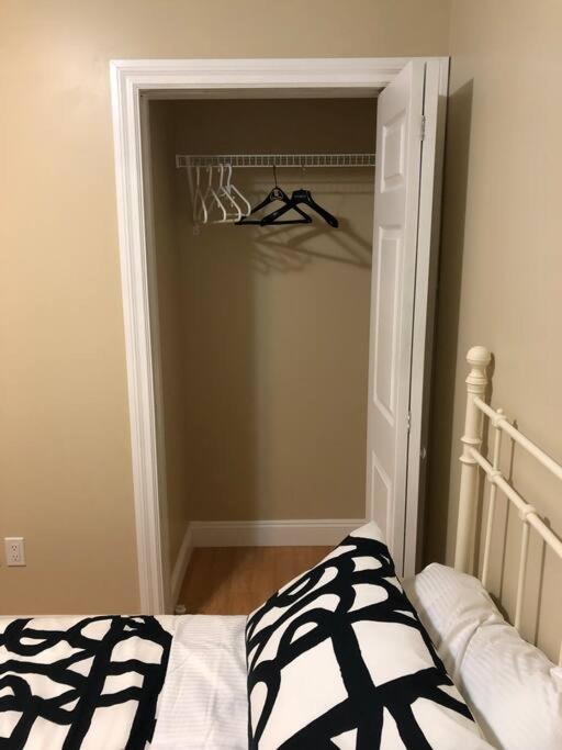 Modern Private Suite Close To Everything Vancouver Extérieur photo
